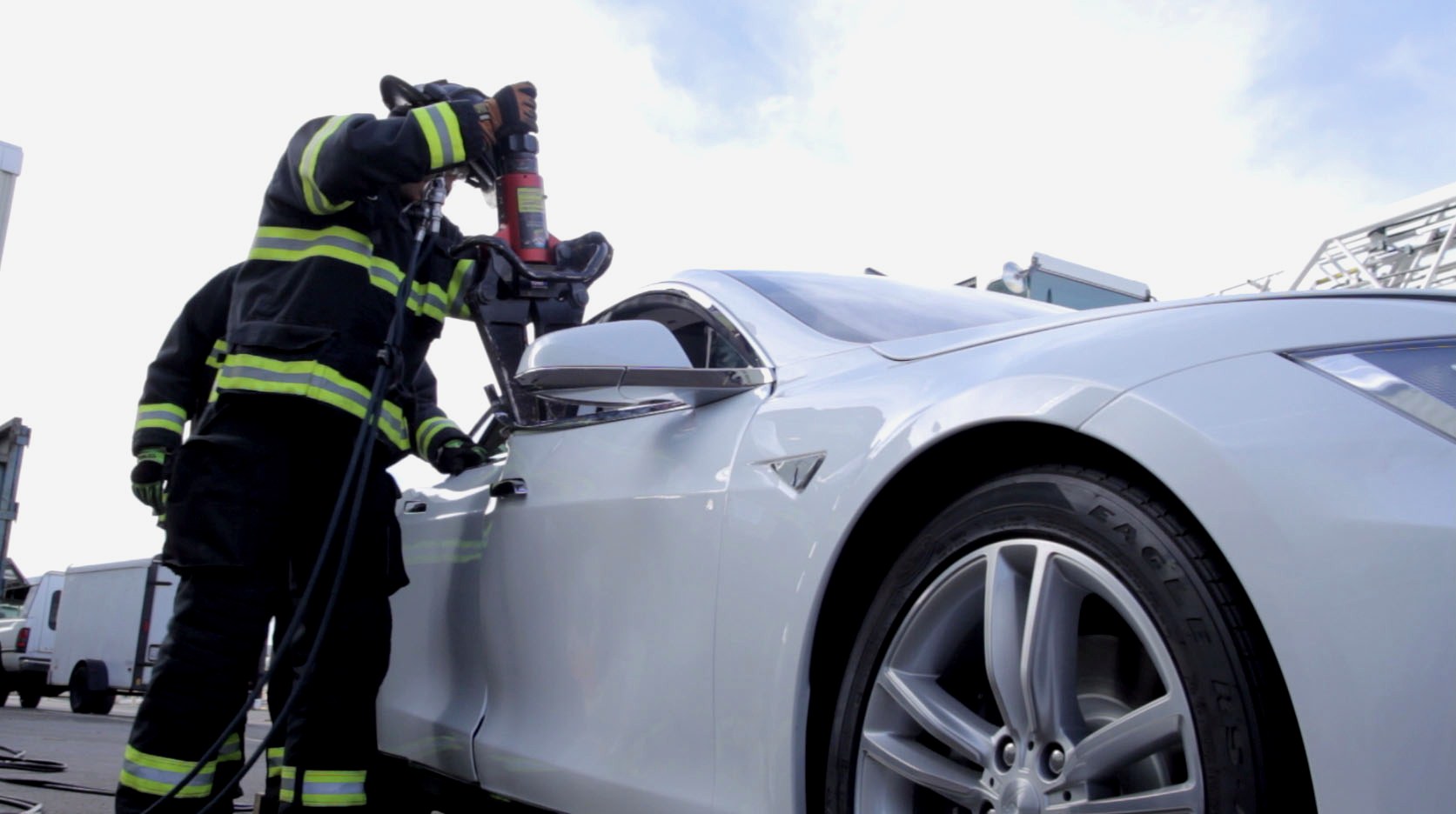 Video Details Firefighter Response to Electric Vehicles