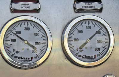 (10) An engine tandem pumping 600 gpm at 400 psi receives 170 psi from a second engine connected to a hydrant. The engine's pump is developing a net pump pressure of 230 psi. 