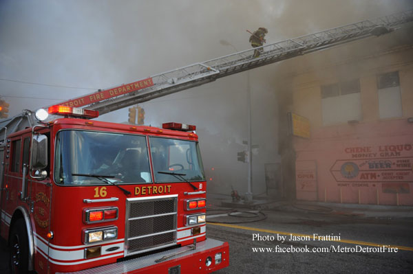 Detroit (MI) Firefighters Injured in Partial Parapet Collapse