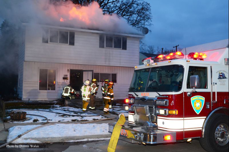 Madison Heights (MI) Firefighters Respond to House Fire