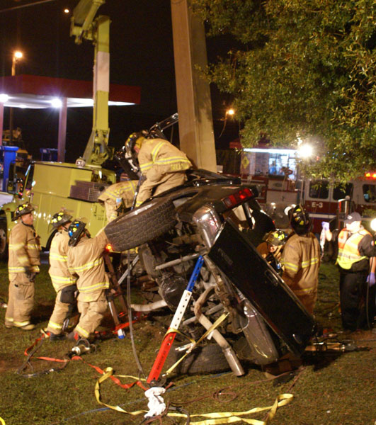 Ocala (FL) Firefighters Extricate Two from Truck