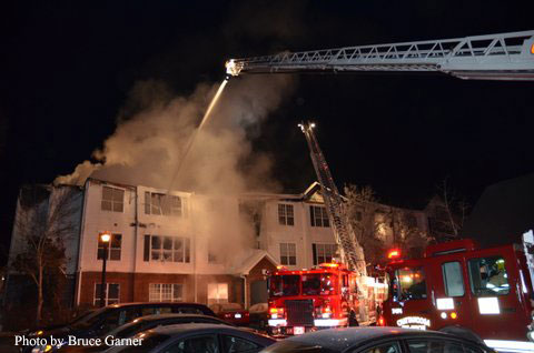  Chattanooga (TN) Firefighters Brave Frigid Weather to Battle Apartment Fire