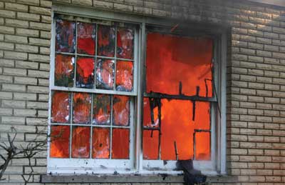 During the 360°, if the window has failed already, the OV firefighter should not take out the remainder of the window until the handline is in place