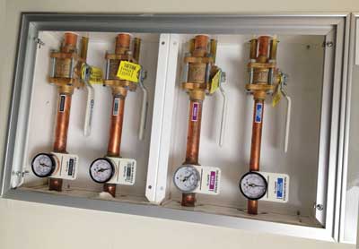 Dedicated gas shut-off valves outside the operating room entrance