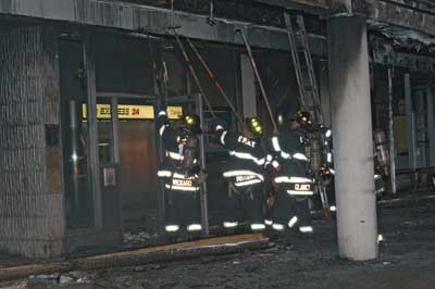 (5) Extensive overhaul operations were required at the Queens multiple-alarm fire involving the overhang area clad in EIFS.