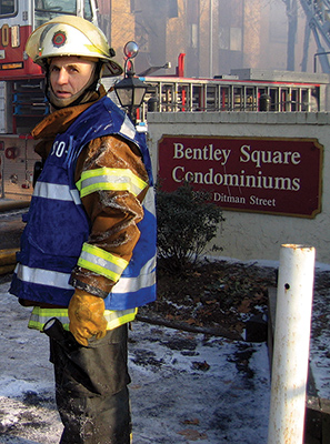 (2) Clear communication and identified organizational positions require reflective vests with titles during a rapidly advancing fire.