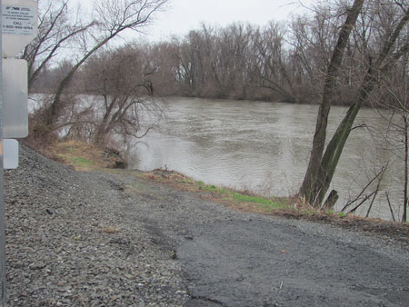 (9) A draft site on the river side of the rail tracks. 