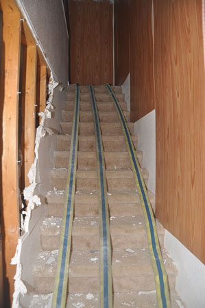 (4) The prefire interior stairway.