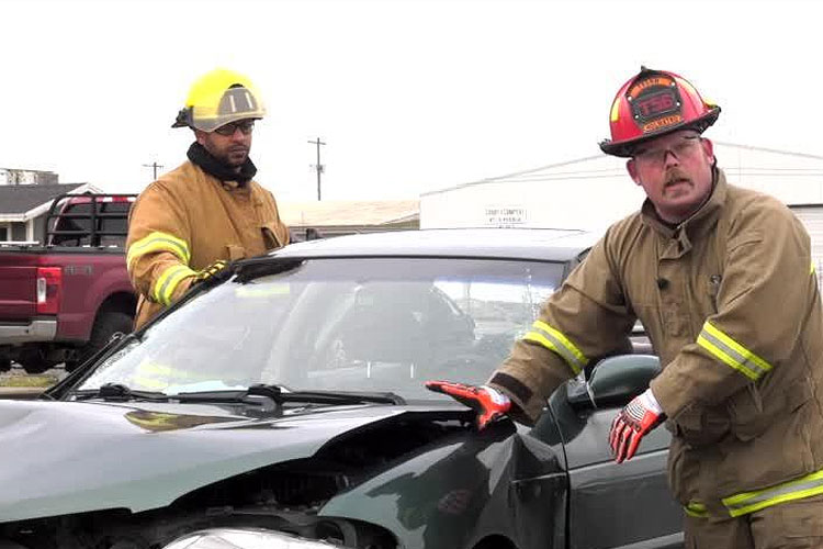 Firefighters discuss vehicle extrication tips