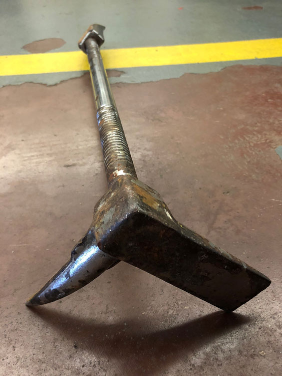 Three-piece halligan