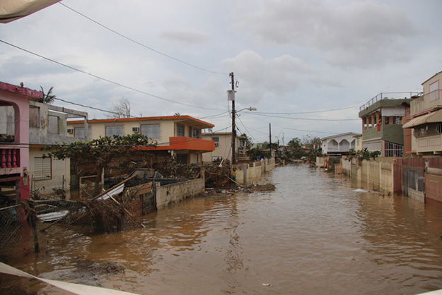 (7) The flooding in Toa Baja.