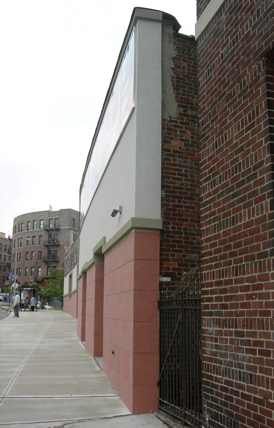 Firefighters unfamiliar with the building might not know its original construction features; a 360° size-up can provide much information to operating units.