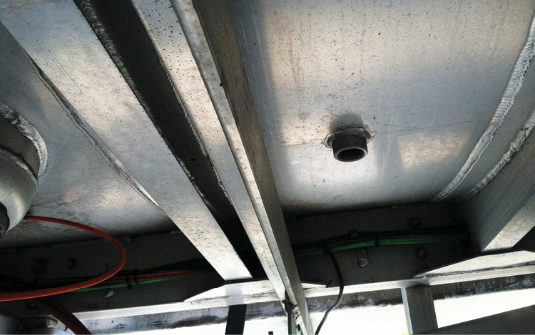 A vent hole between a double bulkhead. 