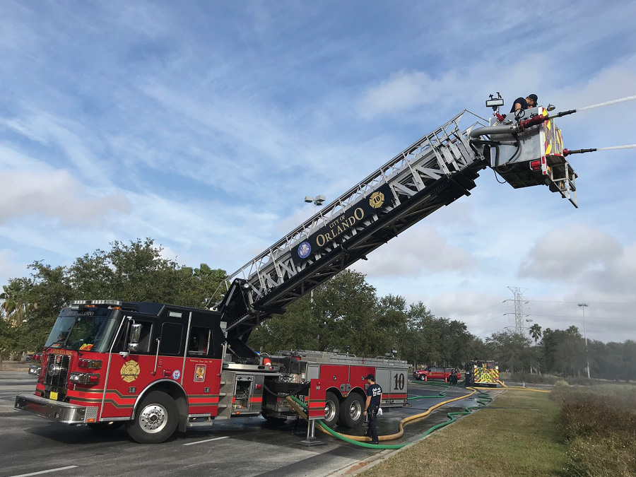 Many times, we don’t have the luxury of aiming into a building when practicing stream deployment. (Photo by J.J. Cassetta.)