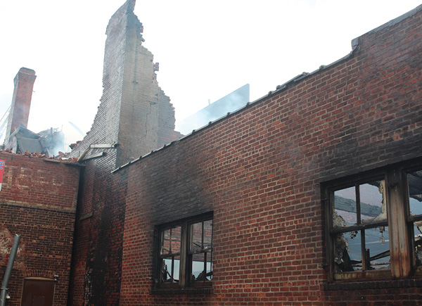 Looking southeast, this is the remainder of the side D wall that collapsed. (Photo by Ron Jeffers.)