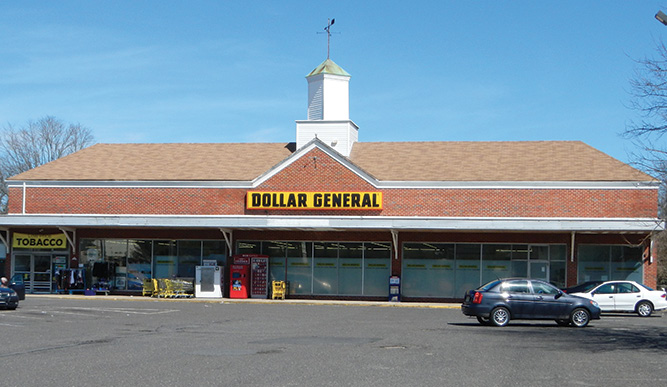 (2) Dollar General (Photos 2-6 by author.) 