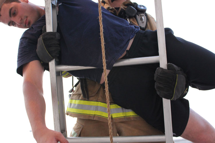 Occupant oriented correctly across ladder