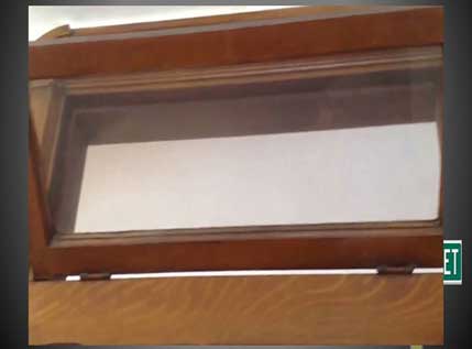 Transom window