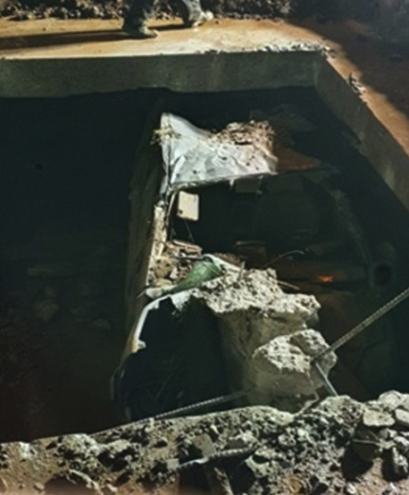 The vehicle lodged in the tunnel, prior to removal. (Photo by James Kovacs.)