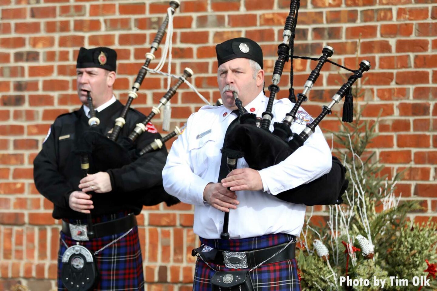 Pipers at Al Schlick funeral