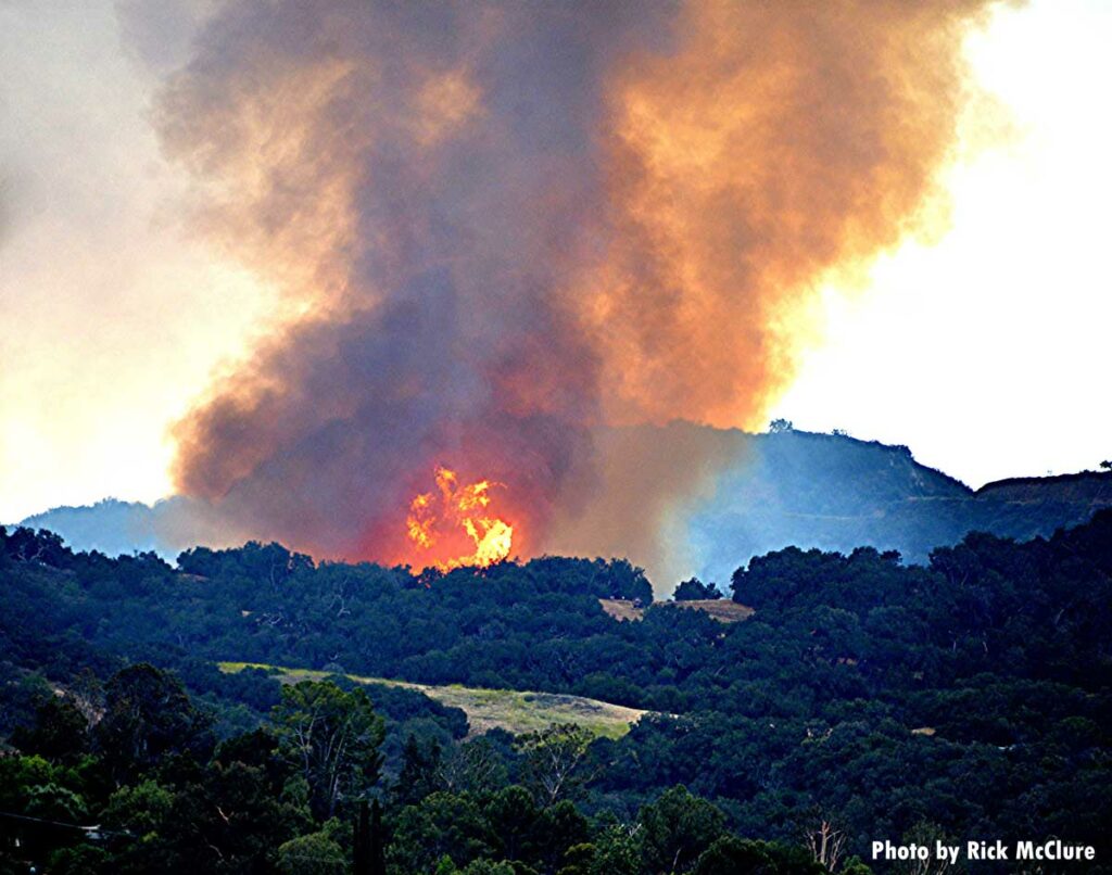 Flames and smoke from the Palisades Fire in California