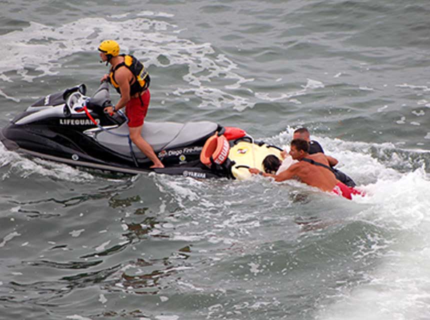 San Diego Fire Rescue Lifeguards rescue two victims