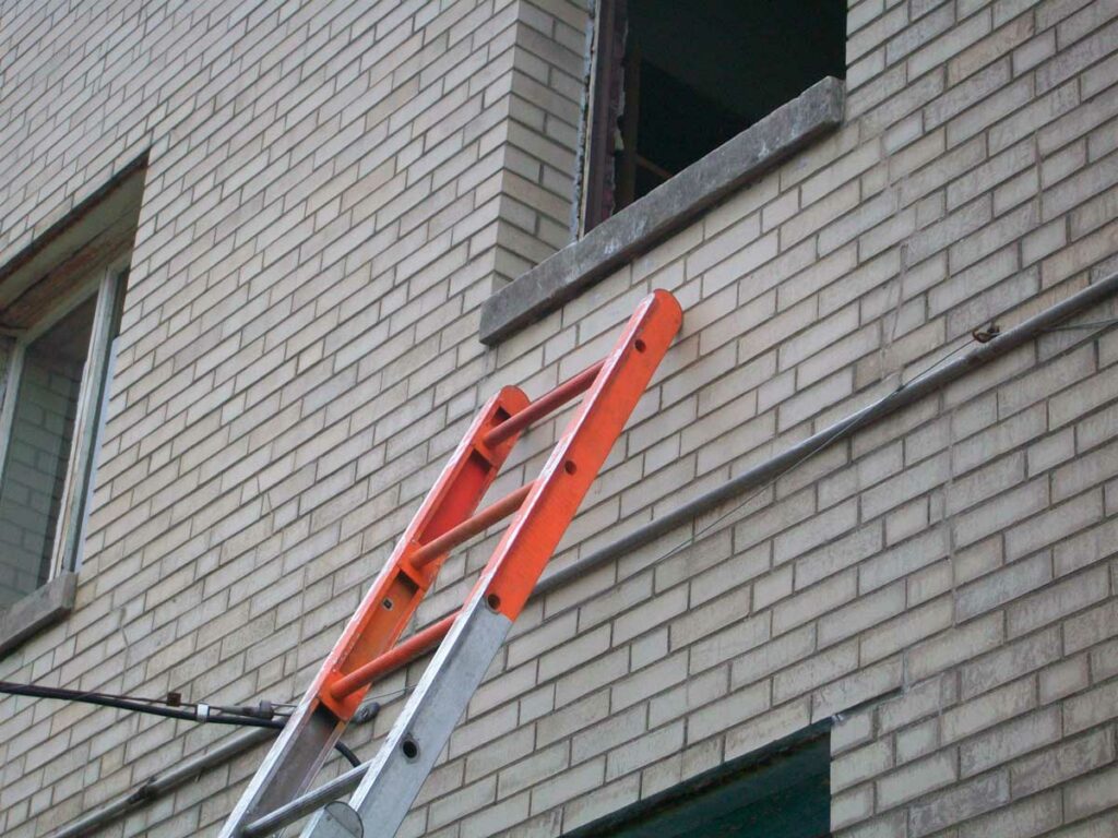 Orange ground ladder tip