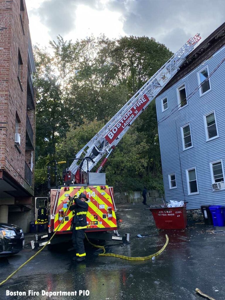 Boston Fire Ladder 14 positioning at fire