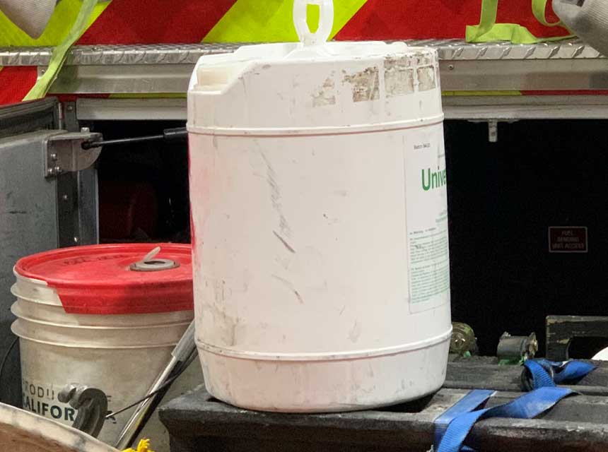 Five-gallon bucket