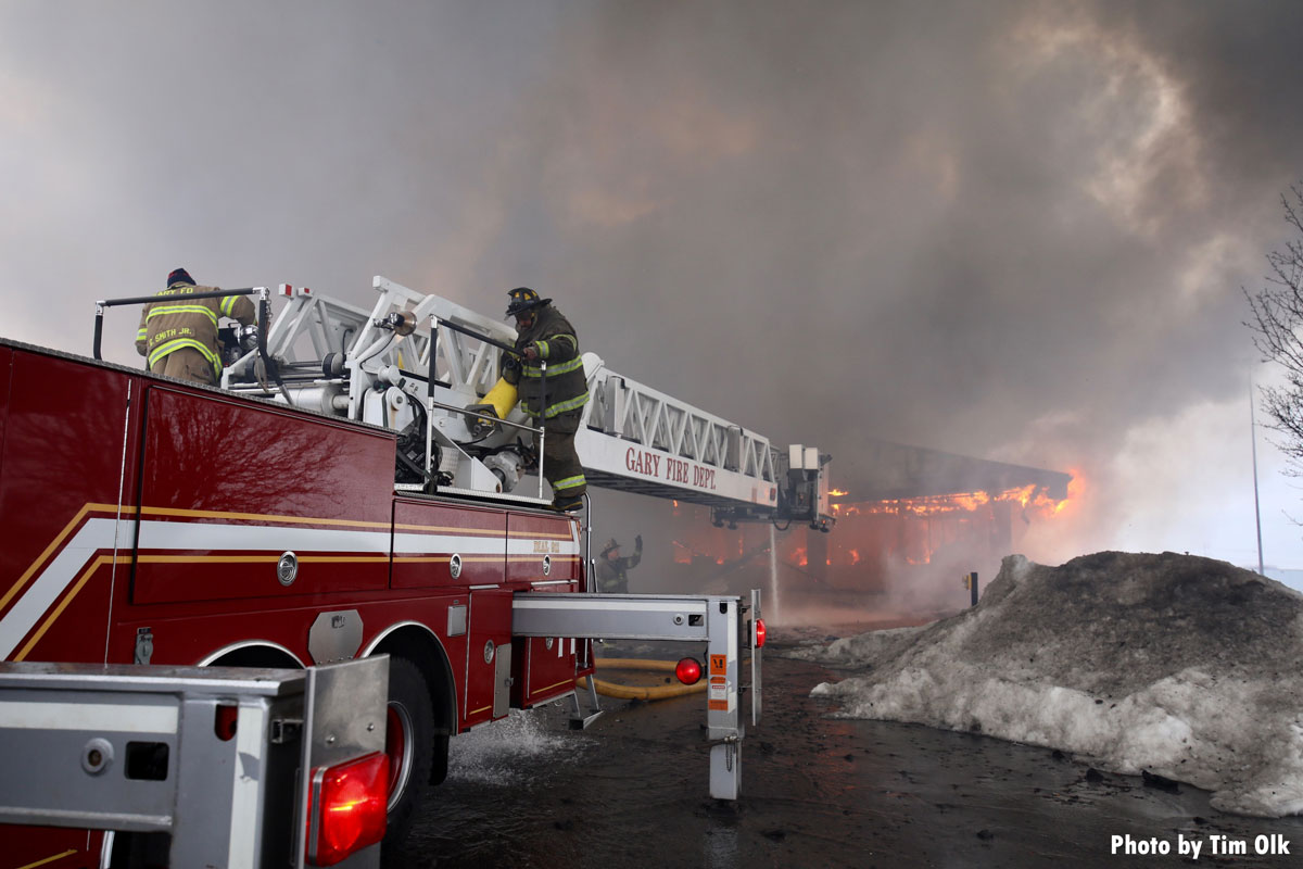 Garry IN fire apparatus with tower ladder bucket and fire