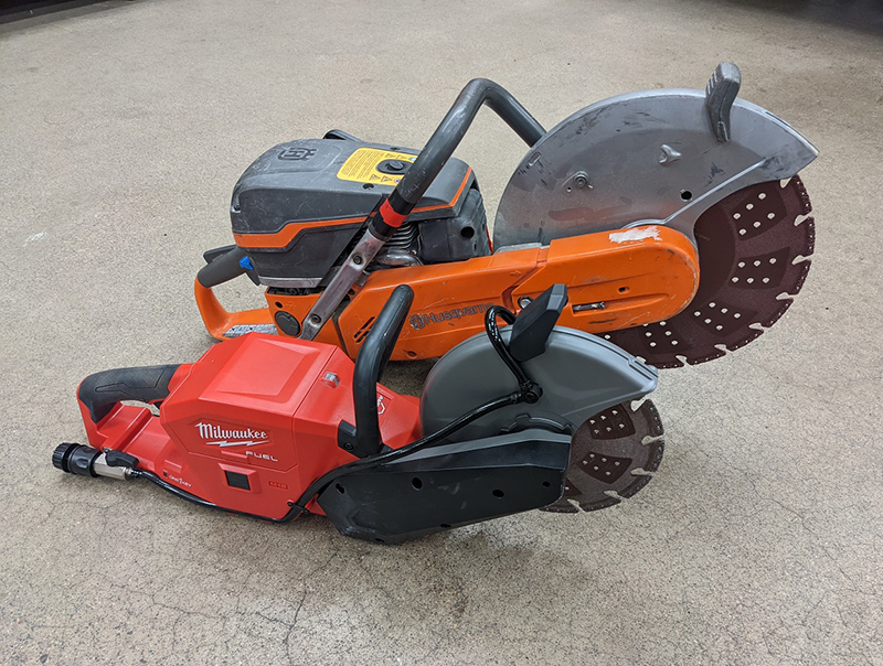 Battery saw vs gas-powered saw