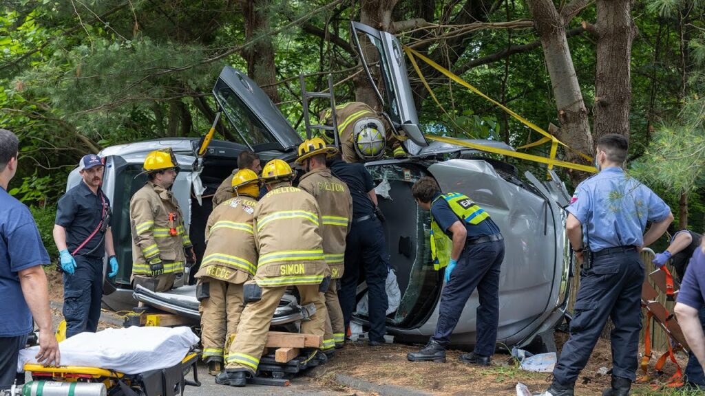 Shelton CT extrication