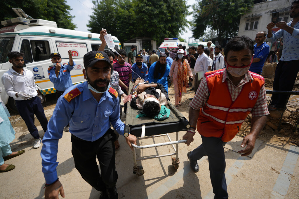 Medics at Kashmir bus crash