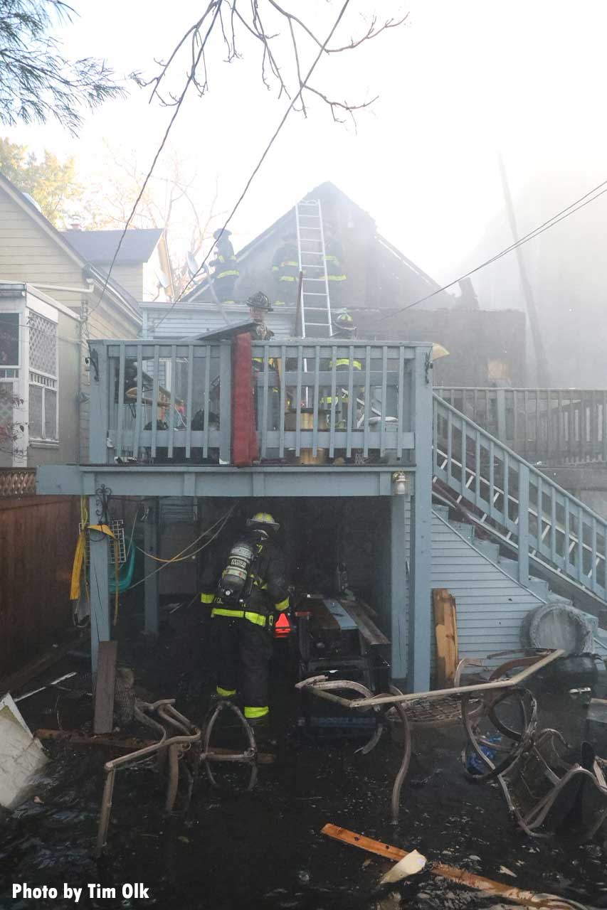 Chicago firefighters respond to structure fire