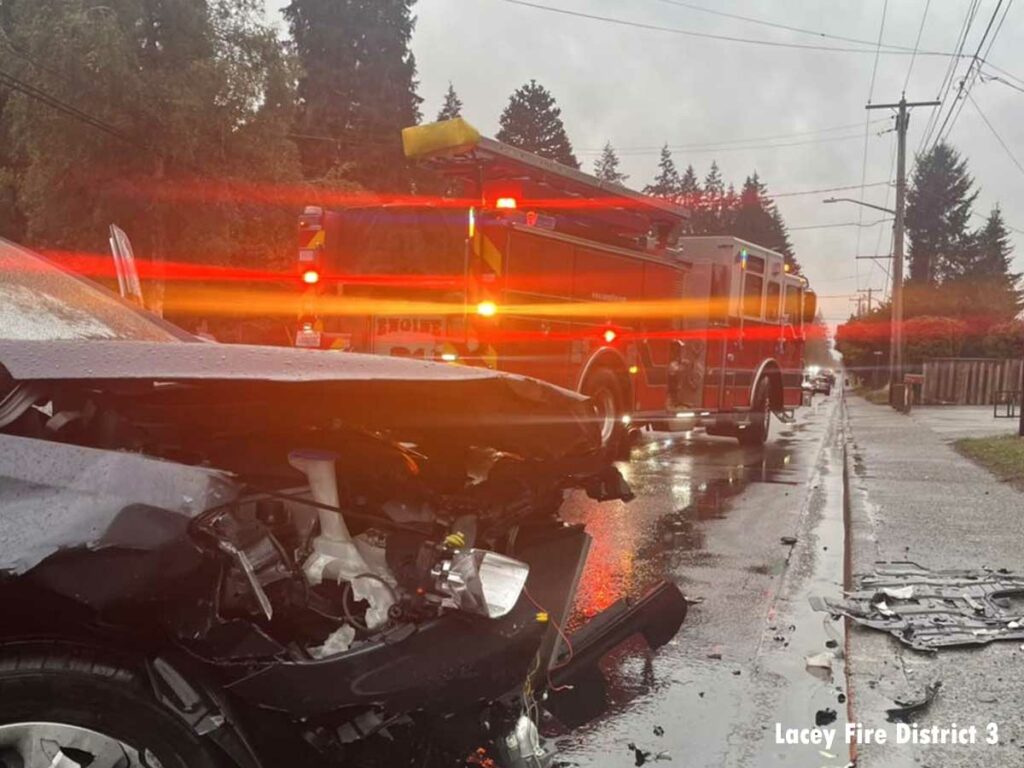 Lacy WA fire truck on scene of crash