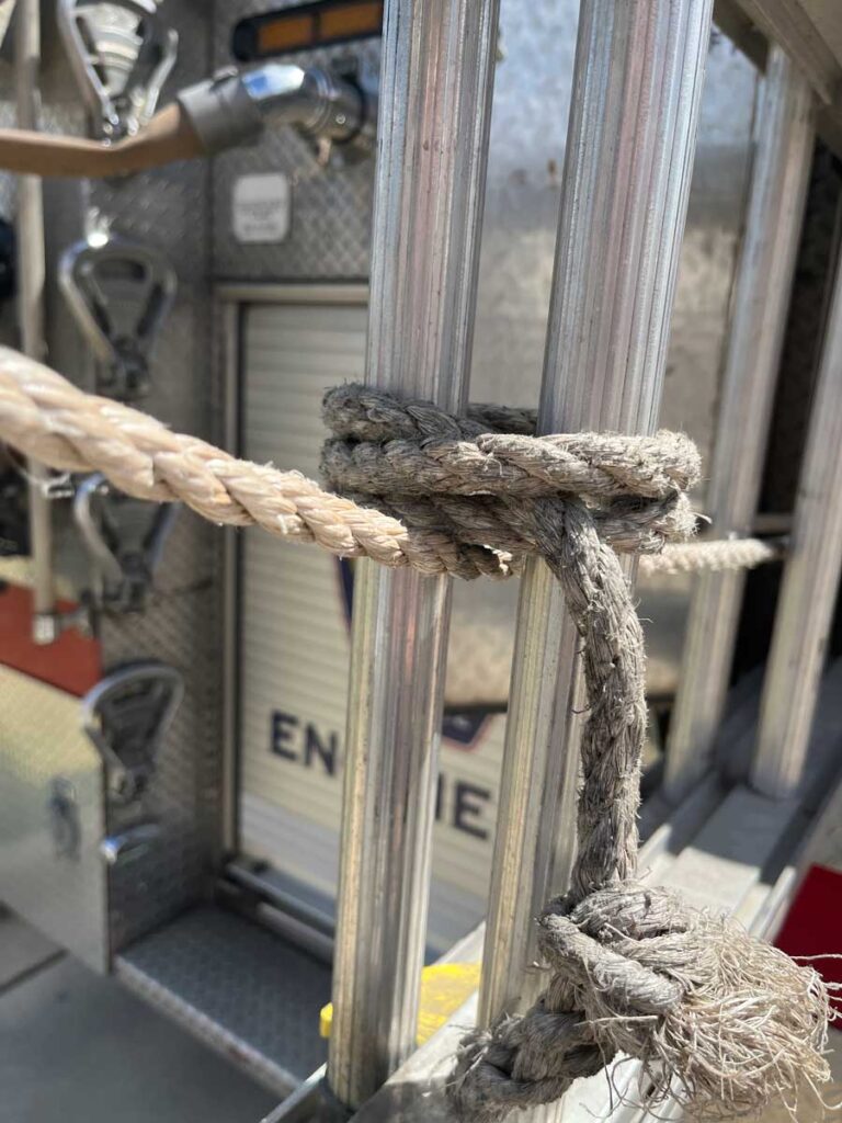 Rope halyard on ladder