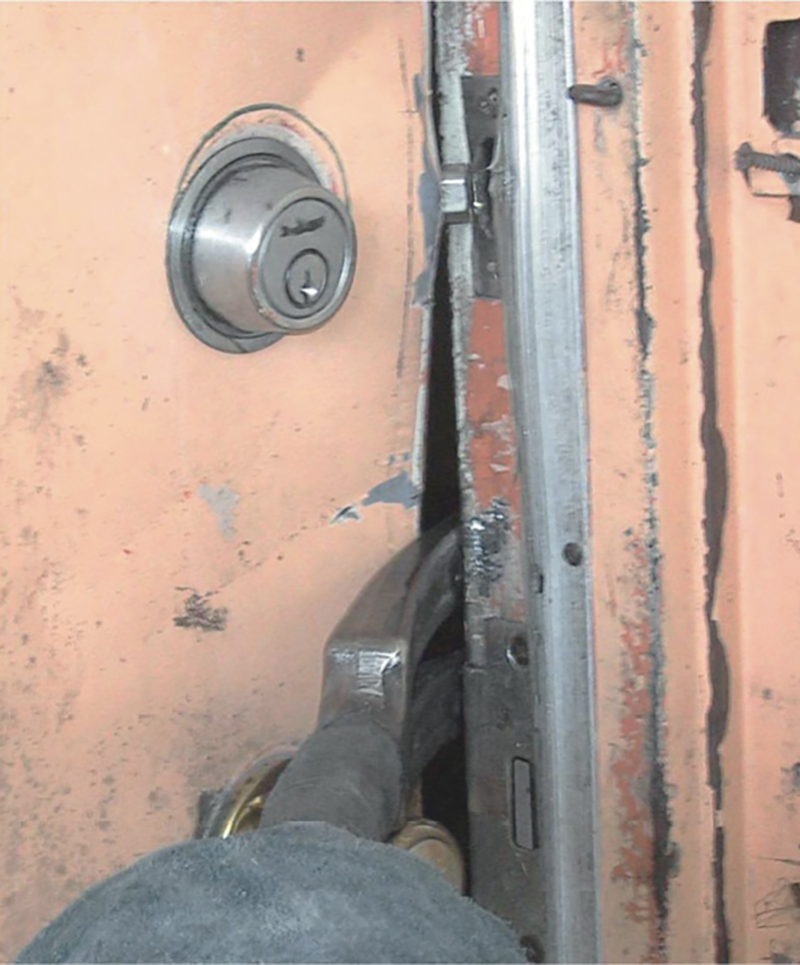 The deadbolt fails when the shaft is pushed toward the door