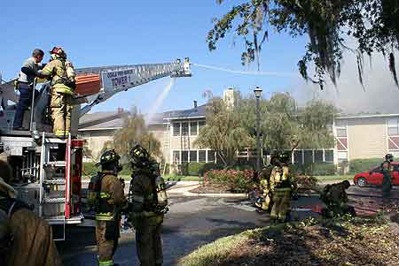 FL Firefighters Save 12 Apartments from Fire