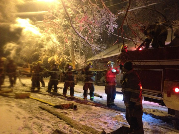 Chattanooga (TN) Firefighters Brave the Elements to Battle House Fire